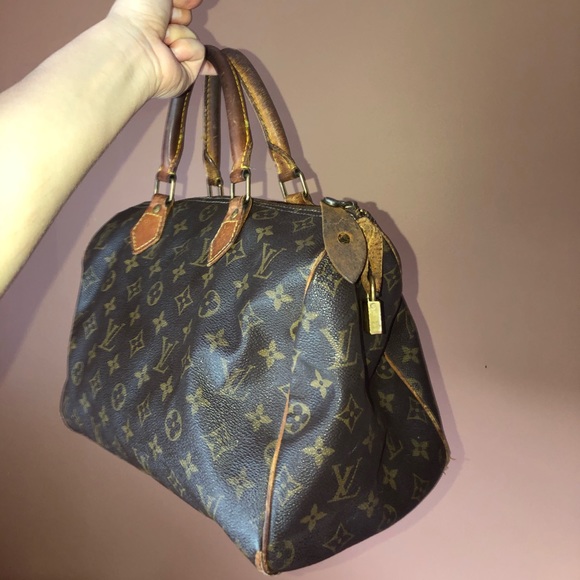 Louis Vuitton Handbags - Vintage Louis Vuitton speedy 30 FIRM